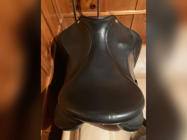 Sommer Somero Dressursattel 18“