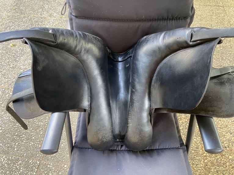 Stübben Dressursattel 16" Zoll