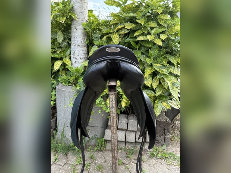 Stübben Tristan de Luxe Dressursattel 17 Zoll