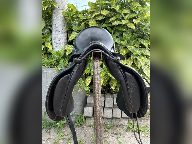 Stübben Tristan de Luxe Dressursattel 17 Zoll