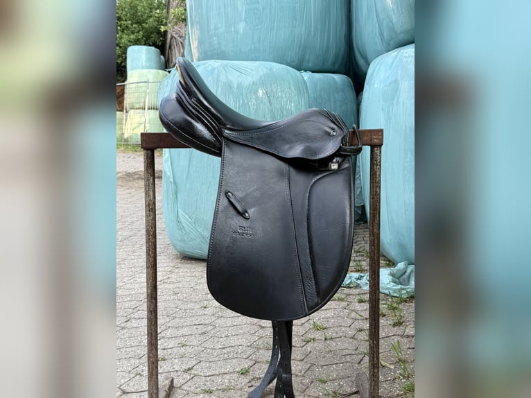 Stübben Tristan de Luxe Dressursattel 17 Zoll