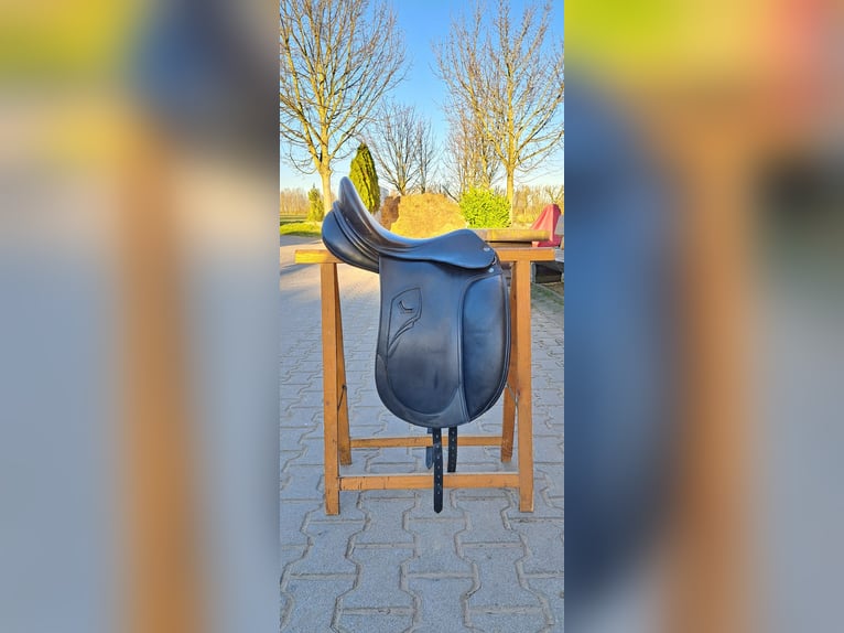 Tech 1 Sattel Dressur 17" Erreplus