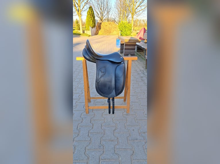 Tech 1 Sattel Dressur 17" Erreplus