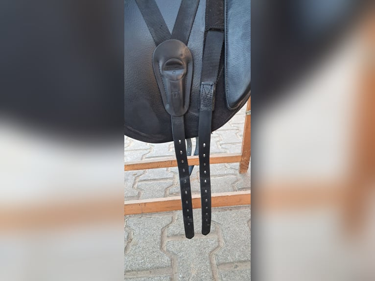 Tech 1 Sattel Dressur 17" Erreplus