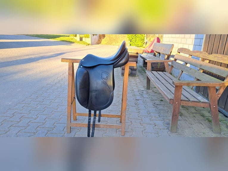 Tech 1 Sattel Dressur 17" Erreplus