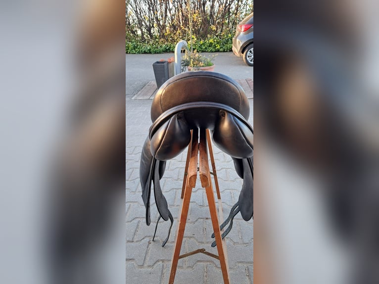 Tech 1 Sattel Dressur 17" Erreplus