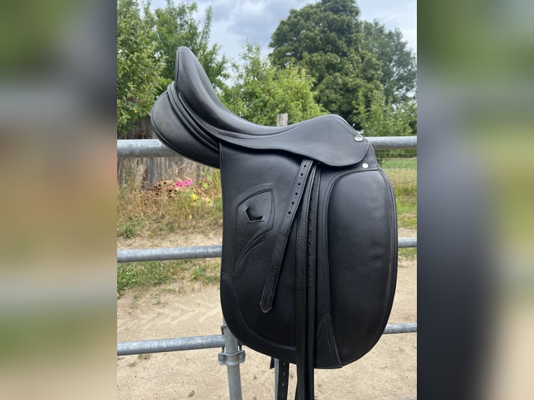 Tech One Dressursattel ( wie Erreplus) 33/17Zoll