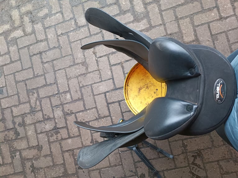 Tekna Dressursattel 17,5"