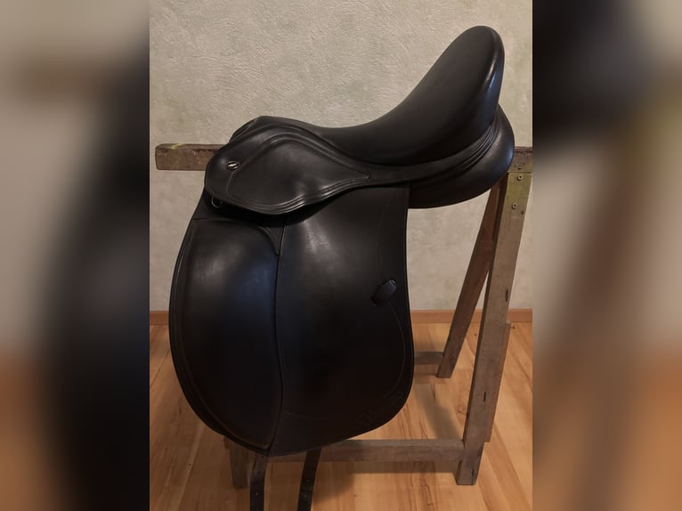 Verkaufe Dressursattel Hemano