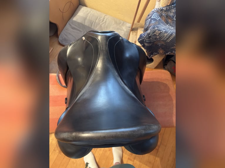 Verkaufe Dressursattel Hemano