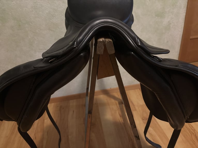 Verkaufe Dressursattel Hemano