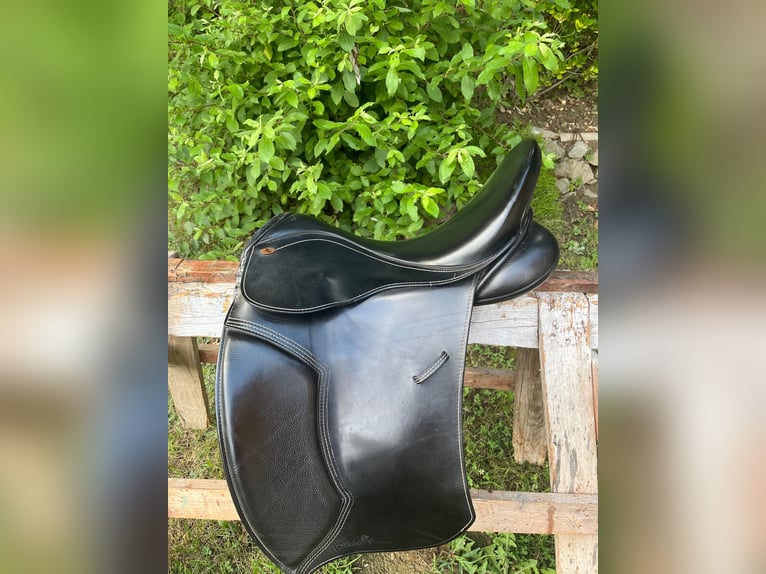 Verkaufe Dressursattel