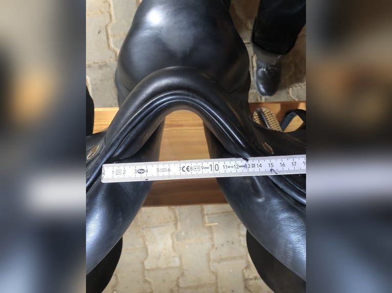Verkaufe gut erhaltenen Cobra Dressur Sattel
