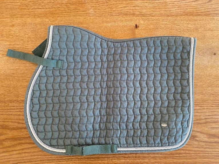 Wintec 500 Dressursattel HART 15" mit komplettes Set Absolut Neuwertig