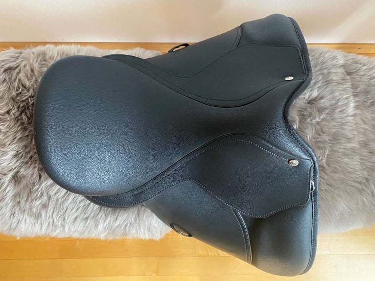 Wintec 500 Dressursattel HART 15" mit komplettes Set Absolut Neuwertig