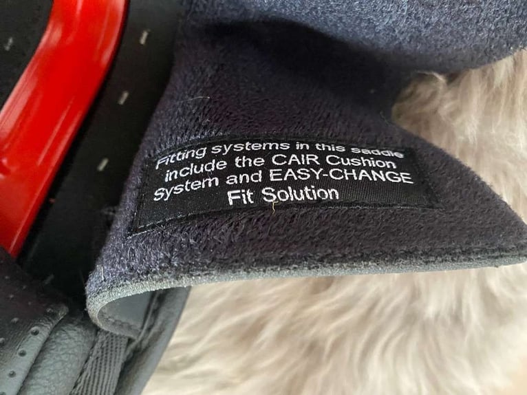 Wintec 500 Dressursattel HART 15" mit komplettes Set Absolut Neuwertig