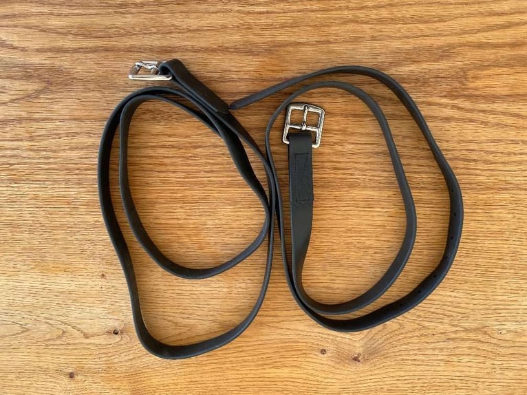 Wintec 500 Dressursattel HART 15" mit komplettes Set Absolut Neuwertig