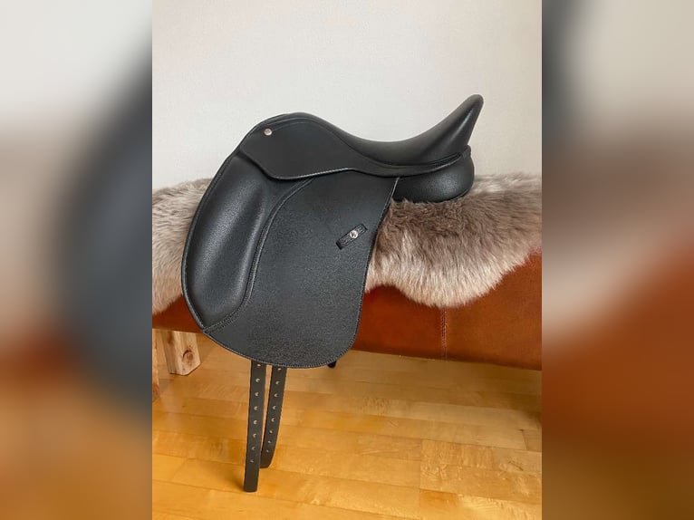 Wintec 500 Dressursattel HART 15" mit komplettes Set Absolut Neuwertig