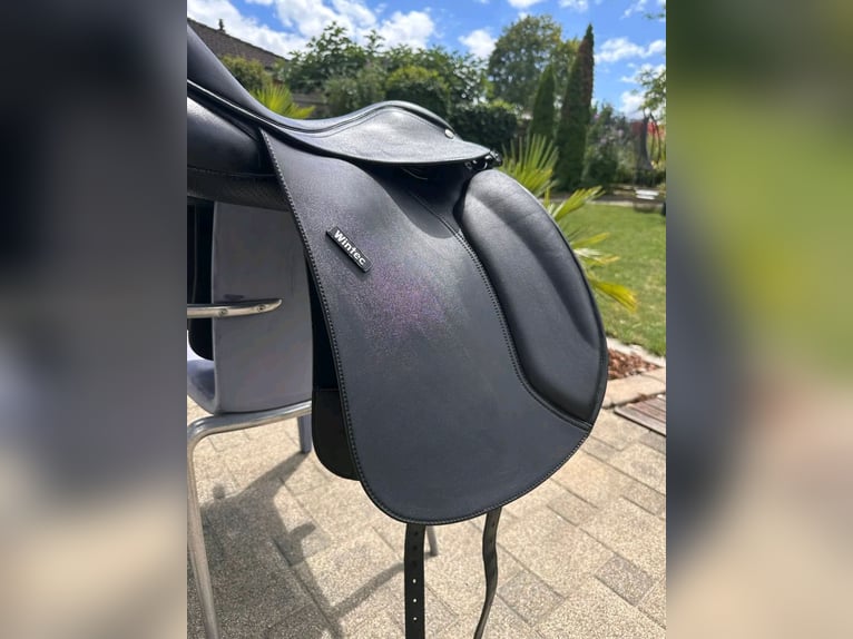 Wintec 500 Dressursattel mit CAIR-System – Größe 17 – neuwertig
