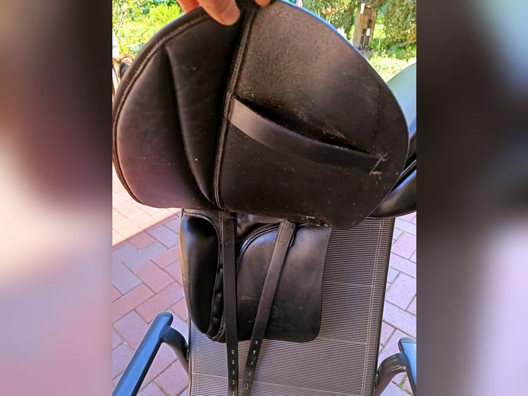 Wunderschöner bequemer  Dressursattel "Amaretto " von Pfiff, KW 32, 17,5 Zoll