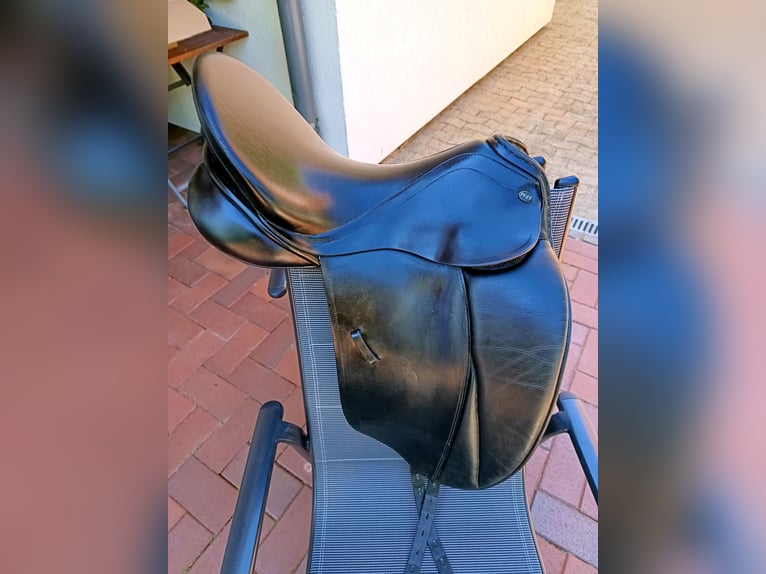 Wunderschöner bequemer  Dressursattel "Amaretto " von Pfiff, KW 32, 17,5 Zoll