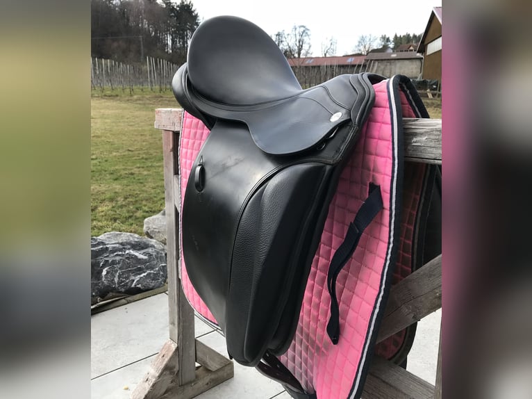 Zaldi New Kent Dressursattel – 17,5'' – neuwertig - kaum benutzt – VB 650 €