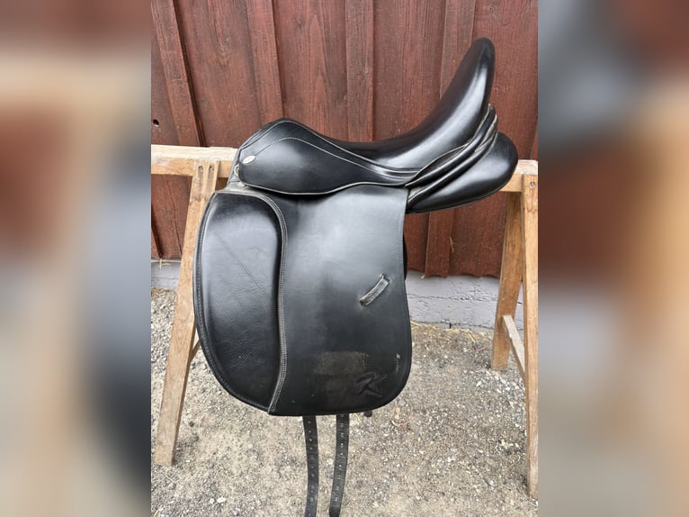 Zu Verkaufen- Ken Taur Young Dressage Sattel