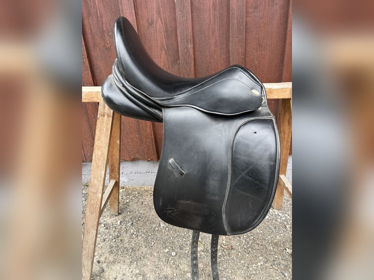 Zu Verkaufen- Ken Taur Young Dressage Sattel