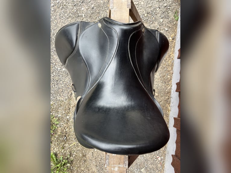 Zu Verkaufen- Ken Taur Young Dressage Sattel