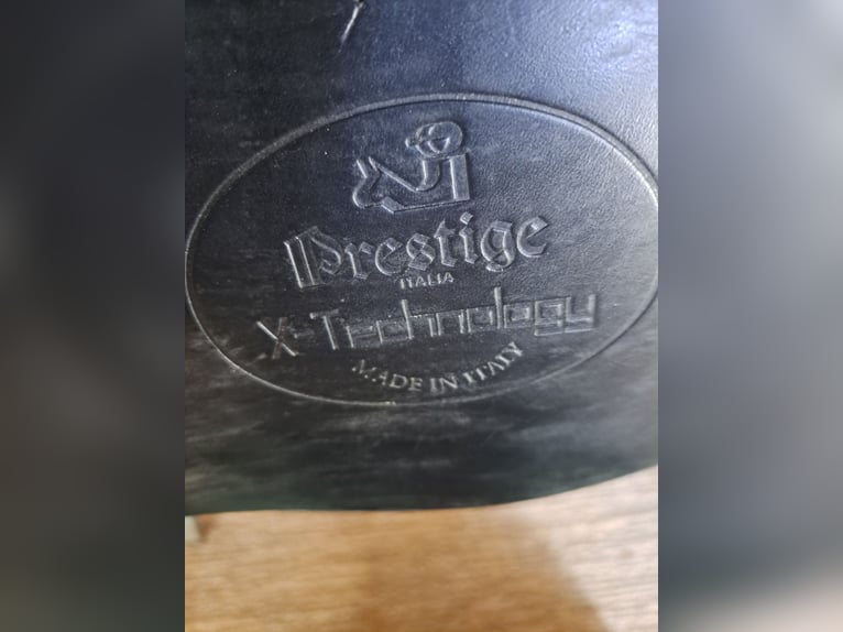 Zum Verkauf steht ein sehr  schönen und super bequemen Dressursattel Prestige X-Breath.