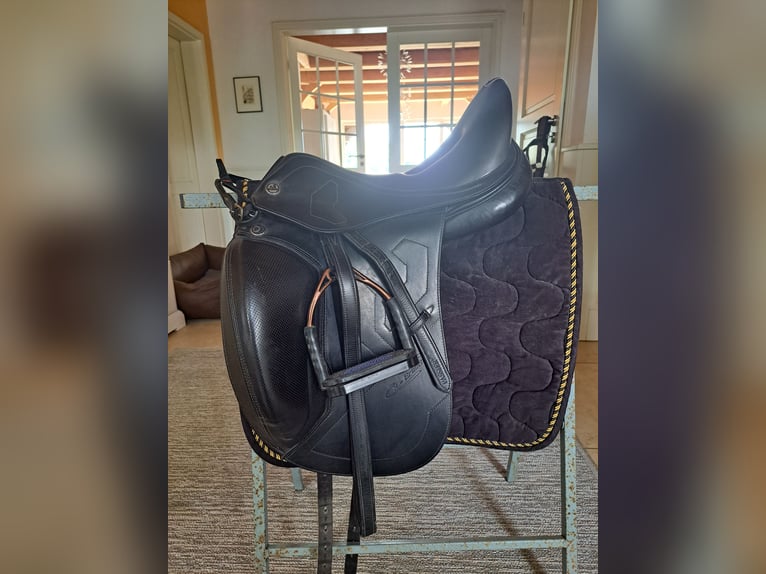 Zum Verkauf steht ein sehr  schönen und super bequemen Dressursattel Prestige X-Breath.