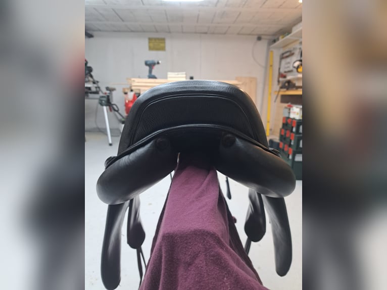 Eques Performance Sattel 17 Zoll/ Kopfeisen A/ Latex Füllung