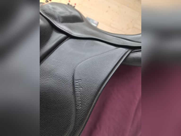 Eques Performance Sattel 17 Zoll/ Kopfeisen A/ Latex Füllung