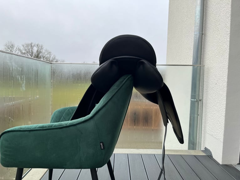 Isländer-Sattel Eques Black, 17 Zoll, Wolle, neu mit Garantiekarte vom Hersteller