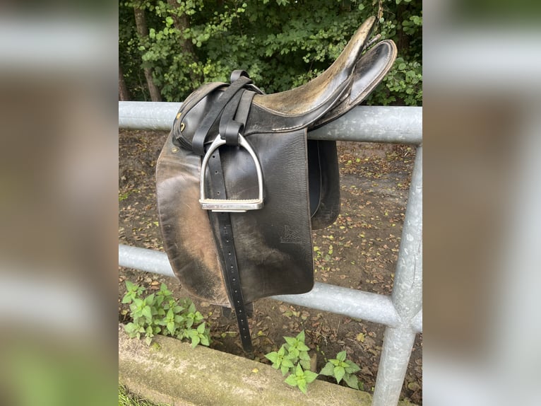 Islandsattel Trachten