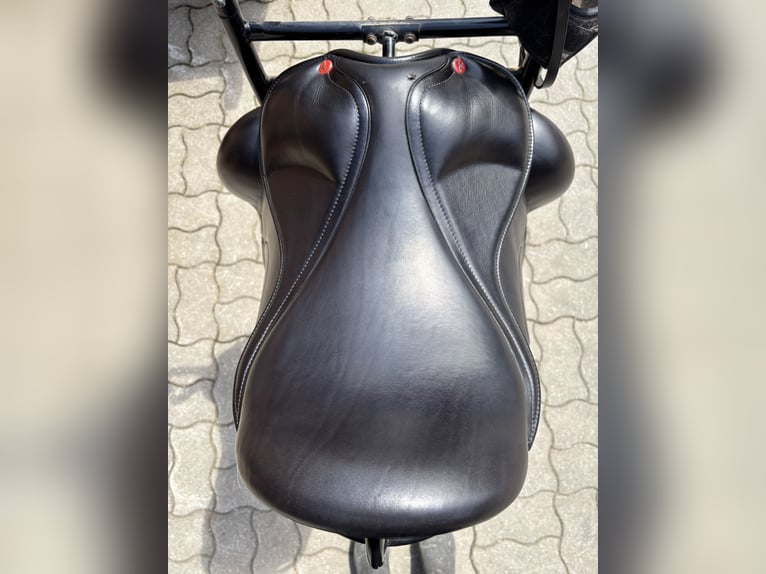 Karlslund B Sattel