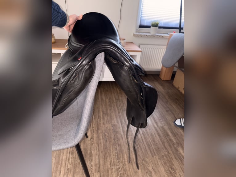 Karlslund Fjöður Sattel