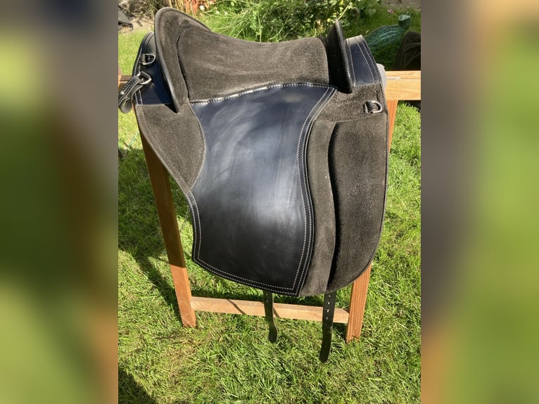 La Selle Agile Lederbaumsattel von Isländstute getragen