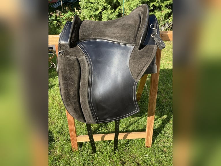 La Selle Agile Lederbaumsattel von Isländstute getragen