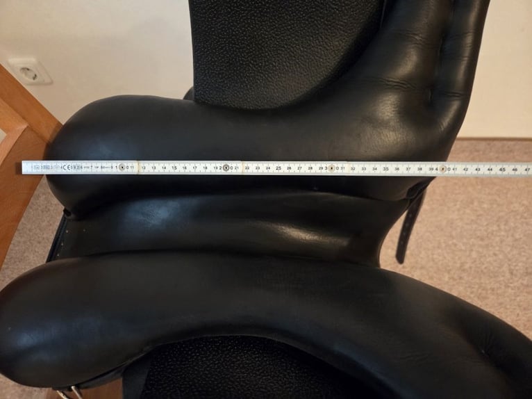 Sattel der Marke Cobra. Dressur, Gangpferd Sattel, 17 Zoll