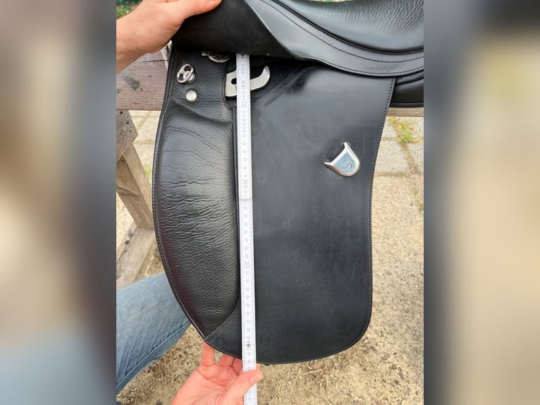 Dressursattel Bates 15 Zoll