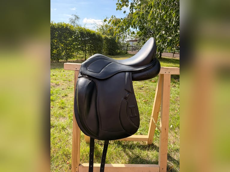 Ikonic Dressursattel 16,5 Zoll