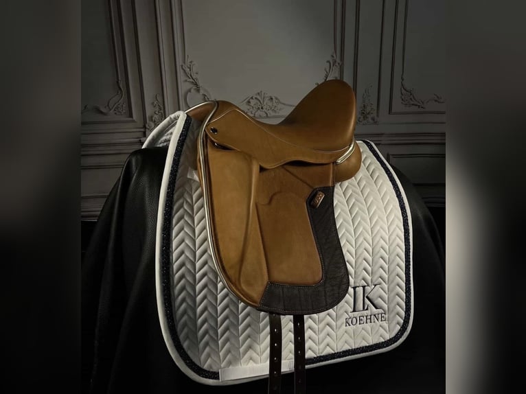 Louisa Koehne Dressursattel Pony Dressur Pferd
