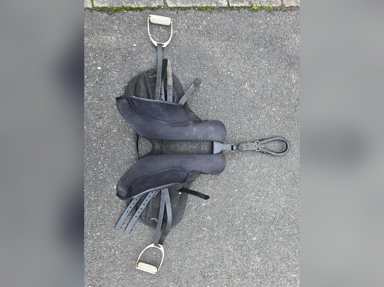 VS-Sattel Wintec 250 Start 15 Zoll für Shetty / Pony mit Zubehör
