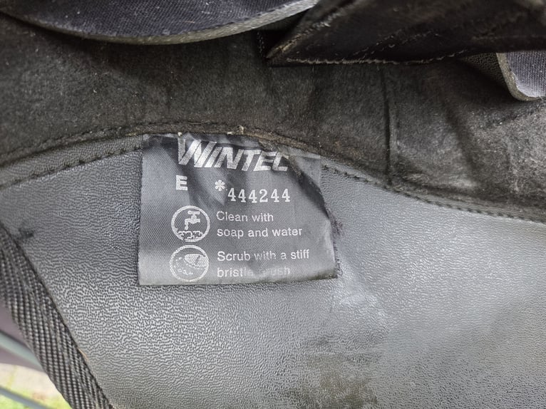 VS-Sattel Wintec 250 Start 15 Zoll für Shetty / Pony mit Zubehör