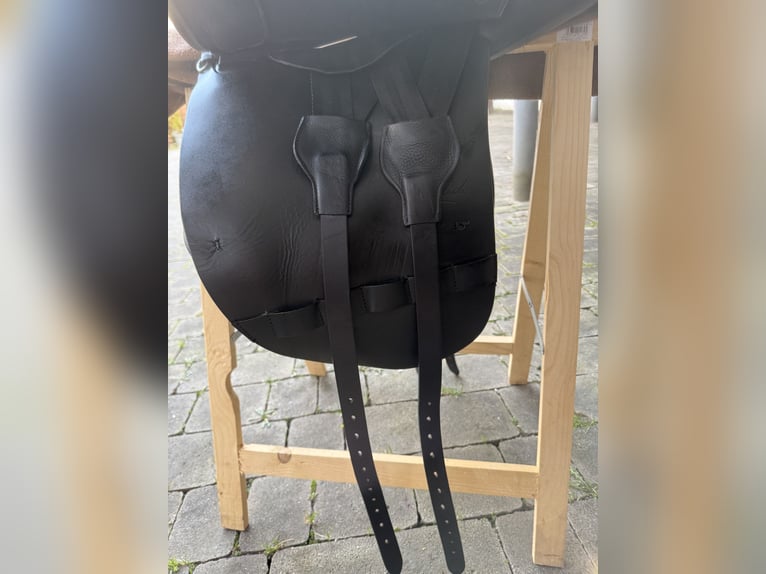 Iberischer Dressursattel - Latido der Firma Cordis (18 Zoll)