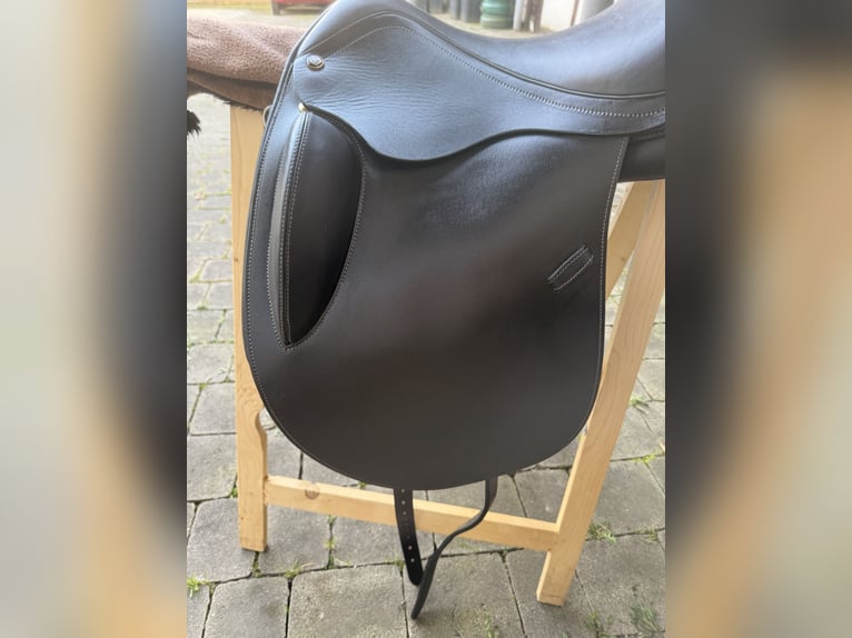 Iberischer Dressursattel - Latido der Firma Cordis (18 Zoll)