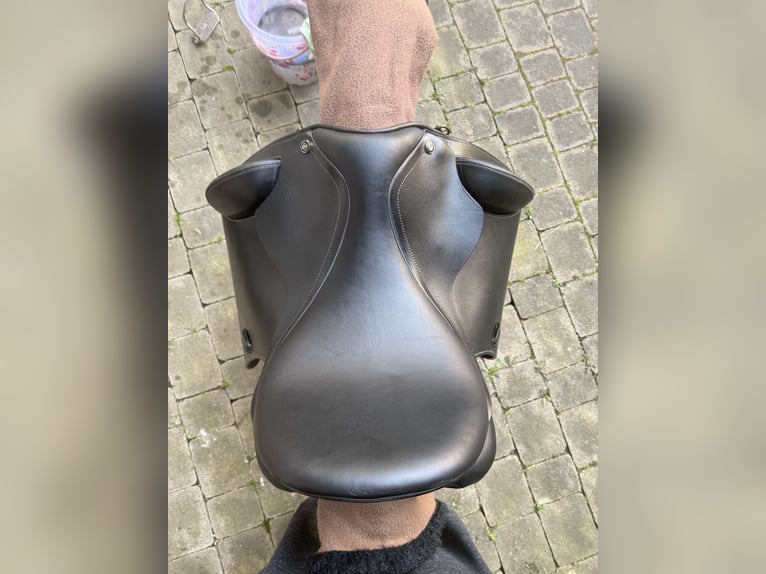 Iberischer Dressursattel - Latido der Firma Cordis (18 Zoll)