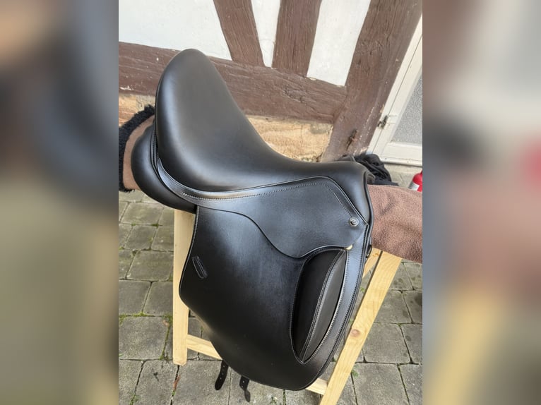 Iberischer Dressursattel - Latido der Firma Cordis (18 Zoll)