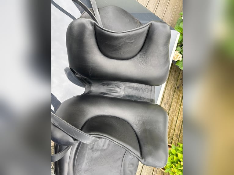 Iberosattel Dressage 3000 schwarz